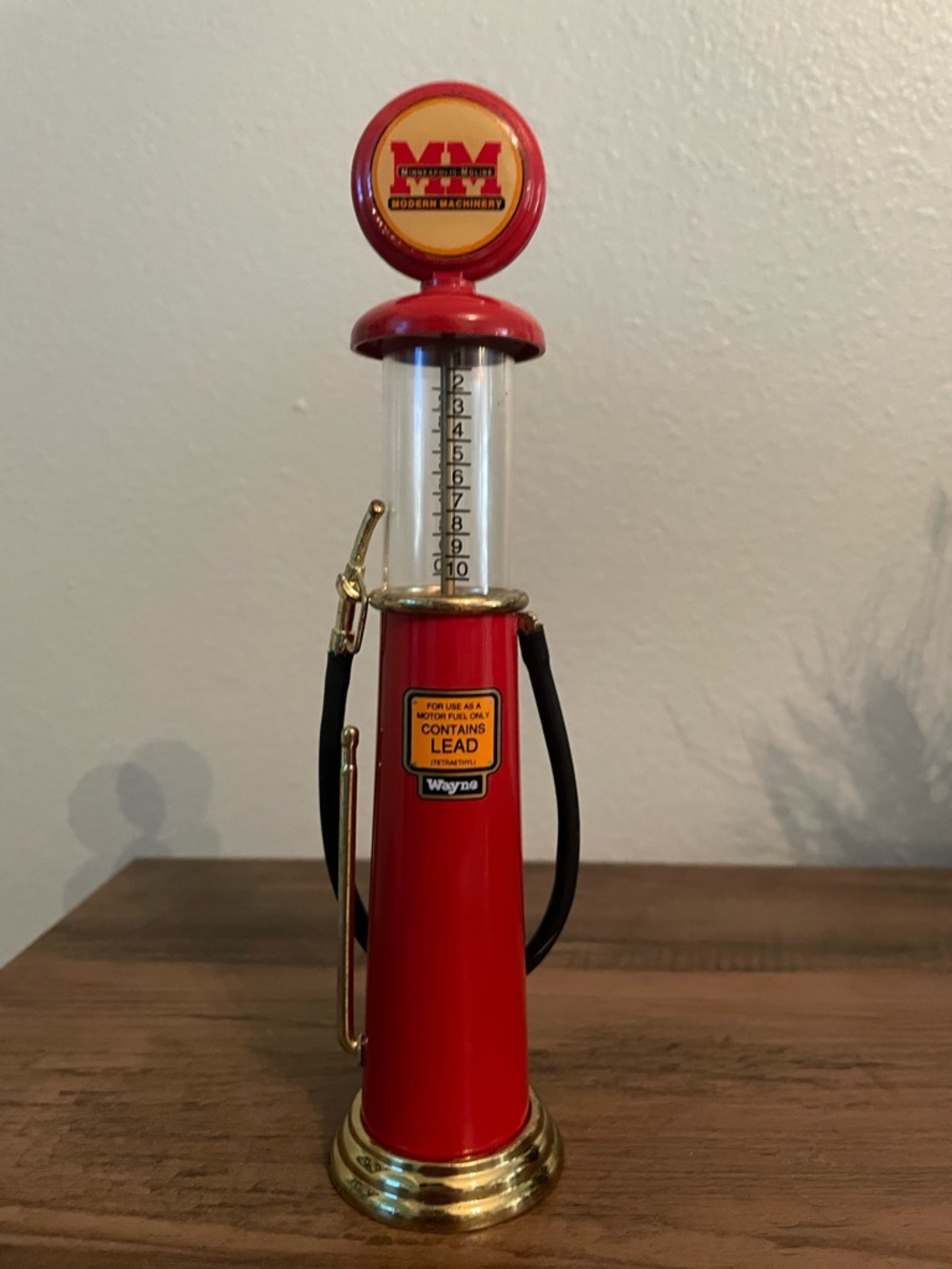 Red Vintage-Style Gas Pump Décor